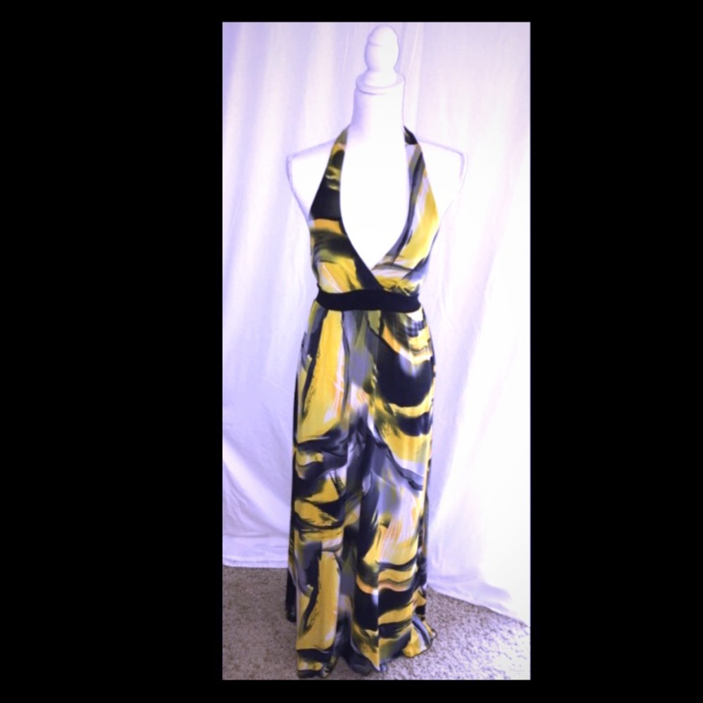 Gorgeous Maxi Dress - So Flattering!